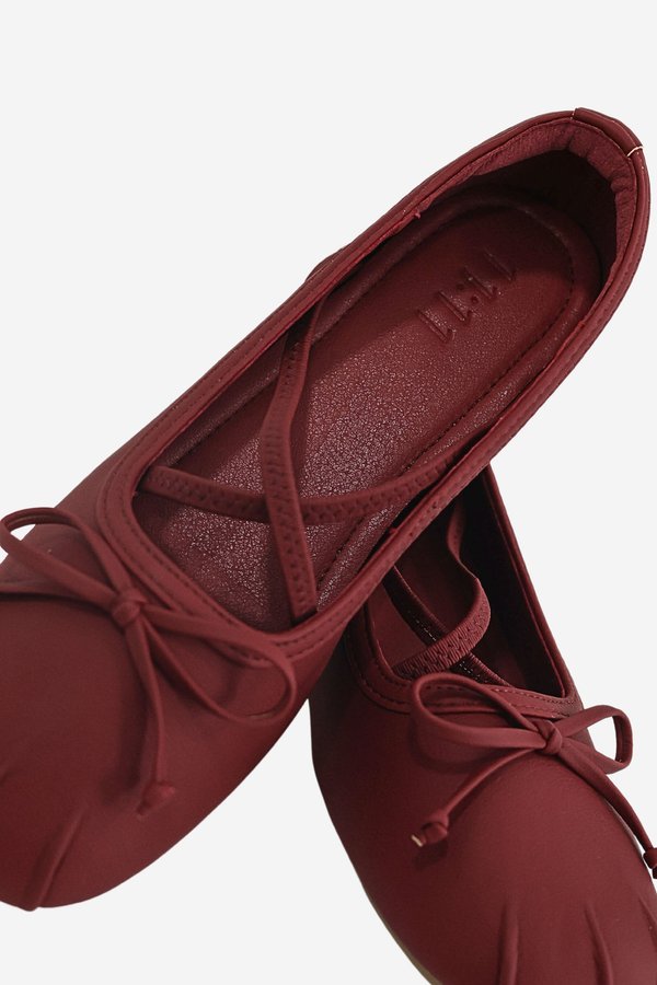 DESIRE BALLETCORE ELEVATED PUMPS (3.5 CM) IN RED