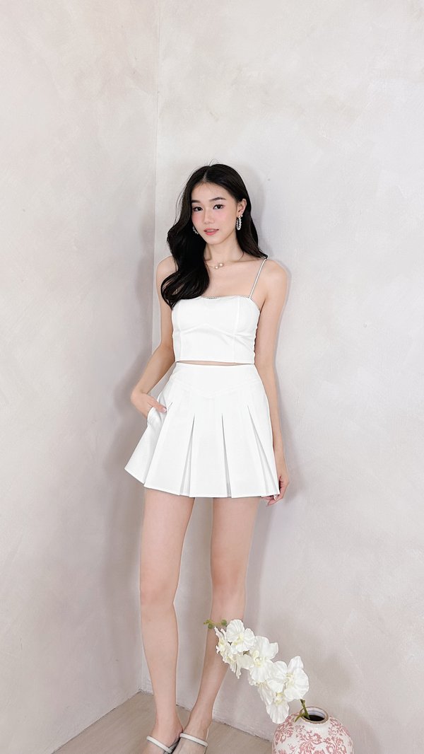 PX3638 Itzy V-Waist Pleated Skorts in White