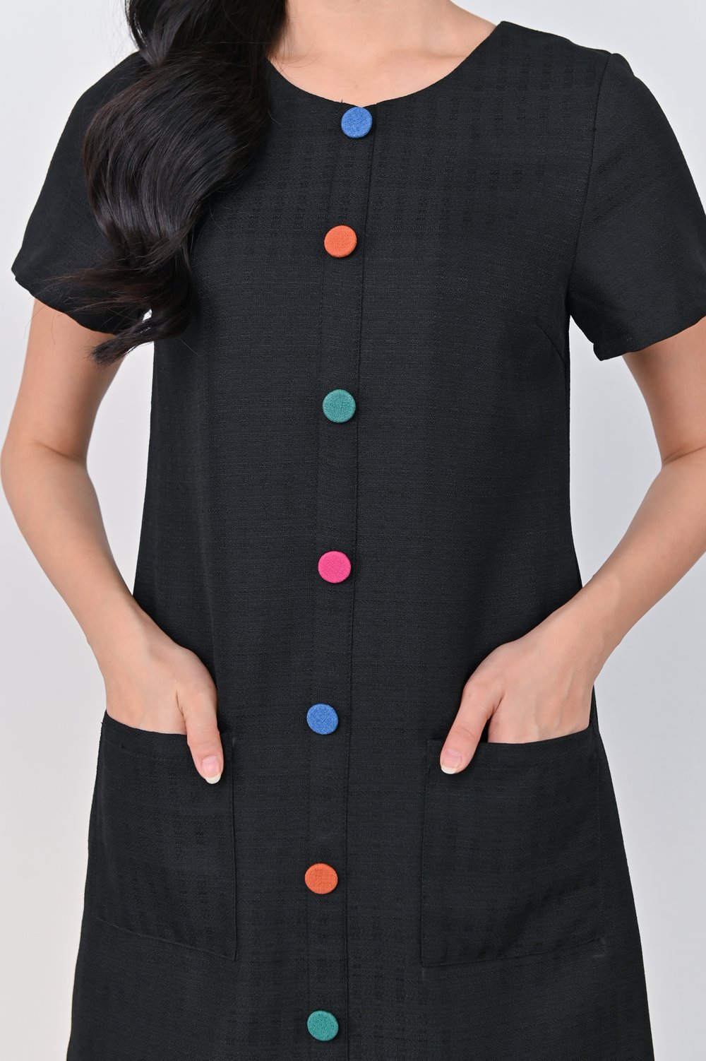 TRINE SLEEVED BUTTON DRESS IN BLACK