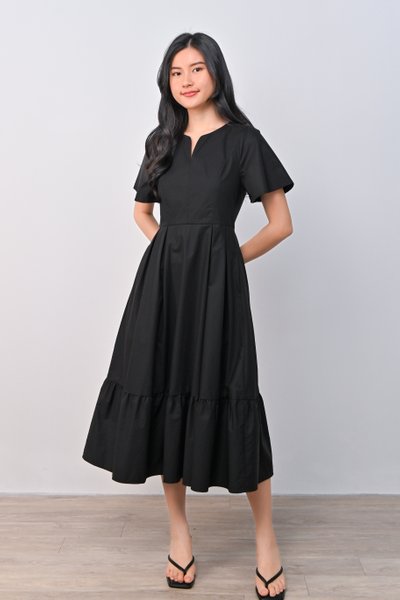 FREYDIS SLEEVED MIDI DRESS IN BLACK