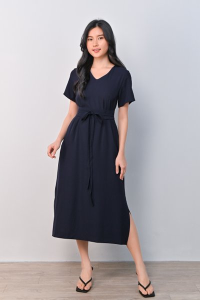 FANG V-NECK SLEEVED DRESS IN NAVY