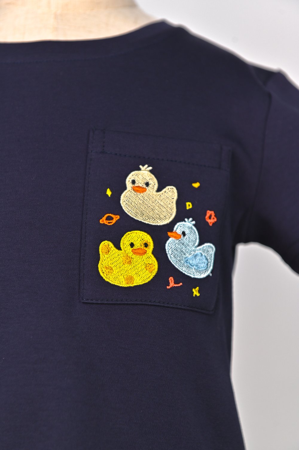 RUBBER DUCKIE NAVY EMB. KIDS' TEE