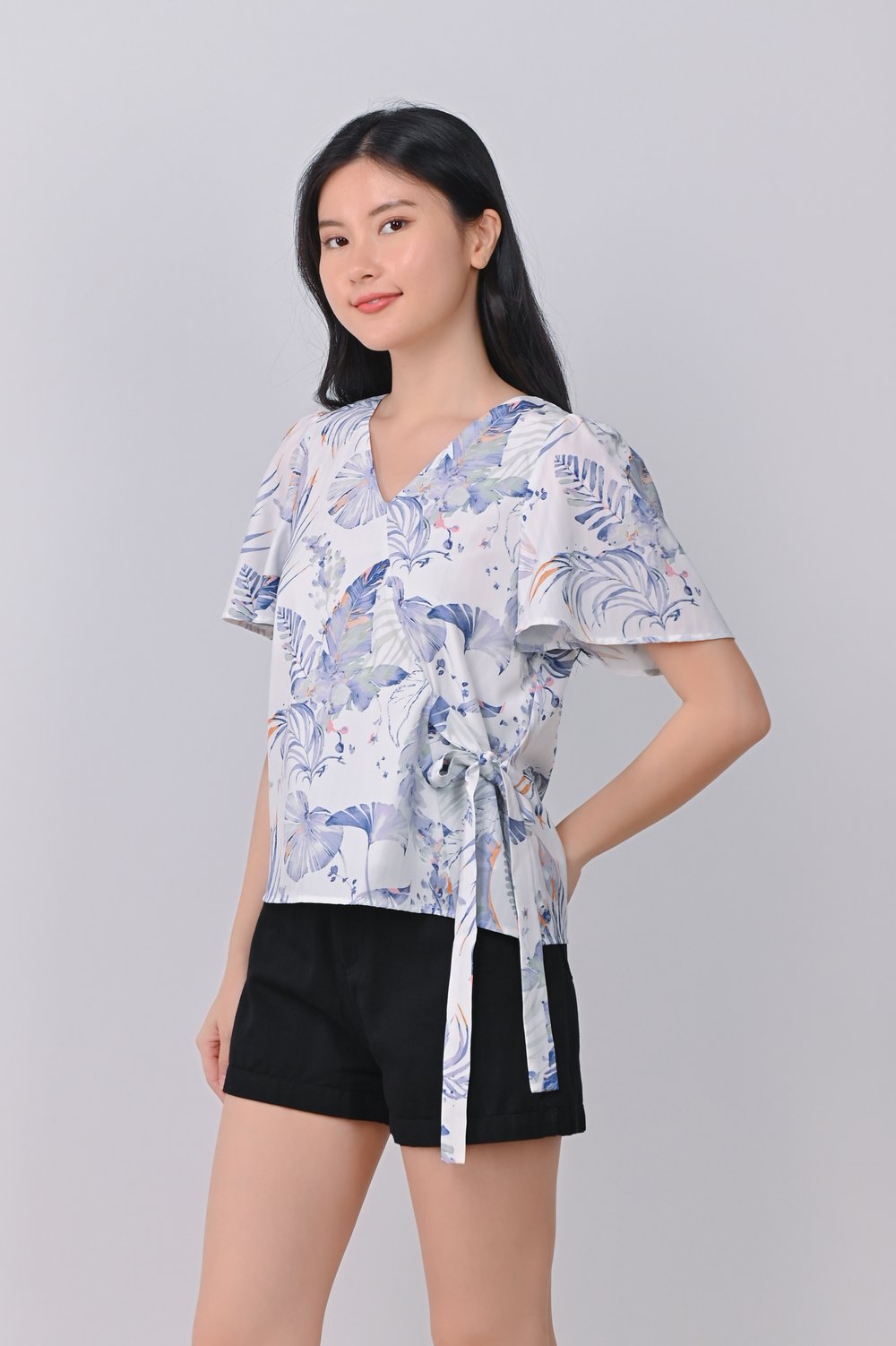 BLUE VALENTINE SLEEVED TOP