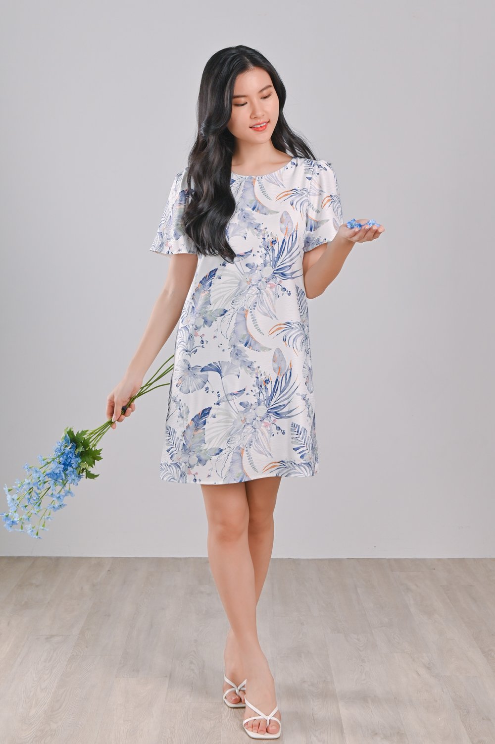 BLUE VALENTINE SLEEVED SHIFT DRESS