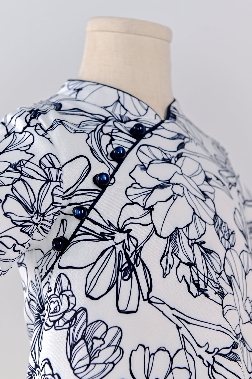 NAVY SKETCHED FLORALS KIDS’ CHEONGSAM NAVY SKETCHED FLORALS KIDS’ CHEONGSAM