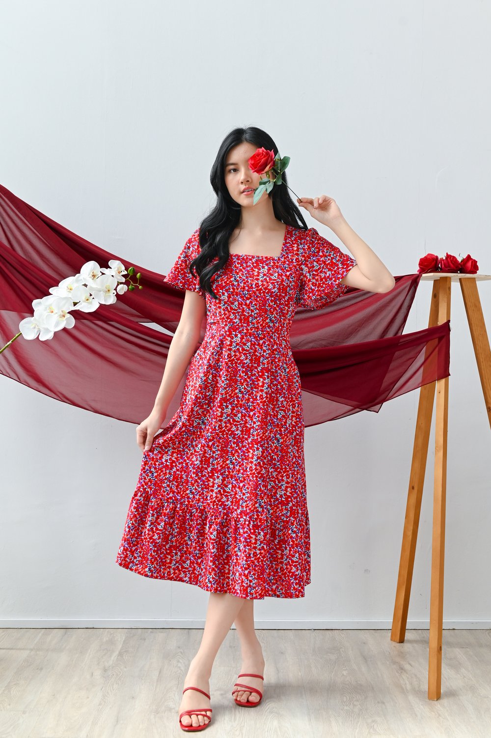 LUYEEN RED FLORAL SLEEVED DRESS LUYEEN RED FLORAL SLEEVED DRESS