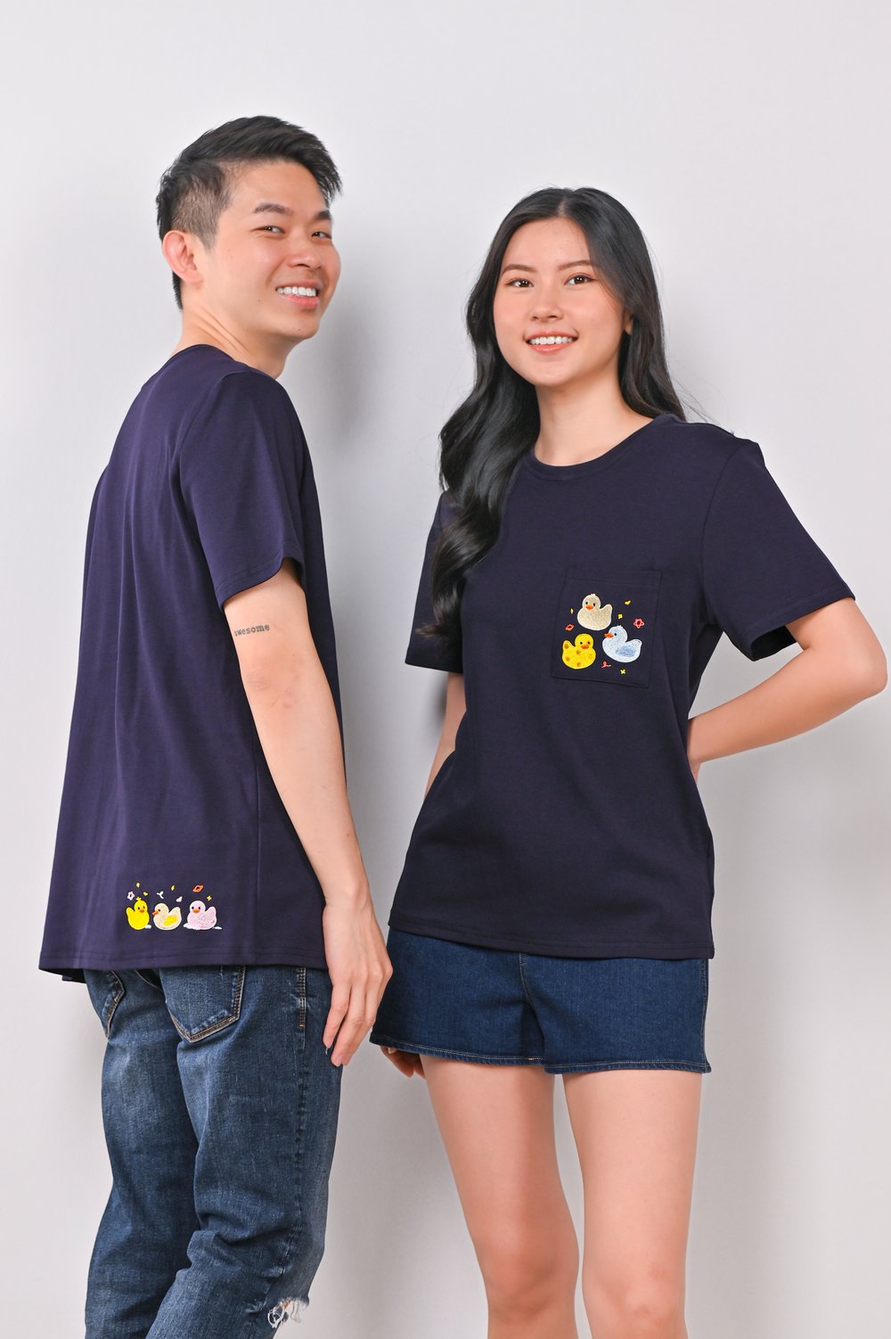 RUBBER DUCKIE NAVY EMB. UNISEX TEE