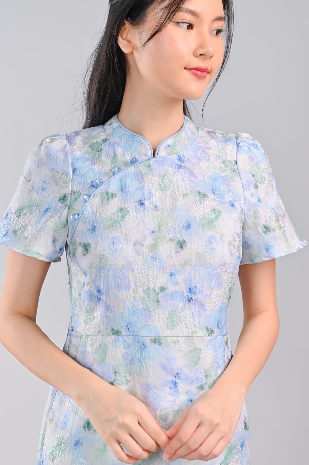 PERL BLUE FLORAL PENCIL CHEONGSAM PERL BLUE FLORAL PENCIL CHEONGSAM