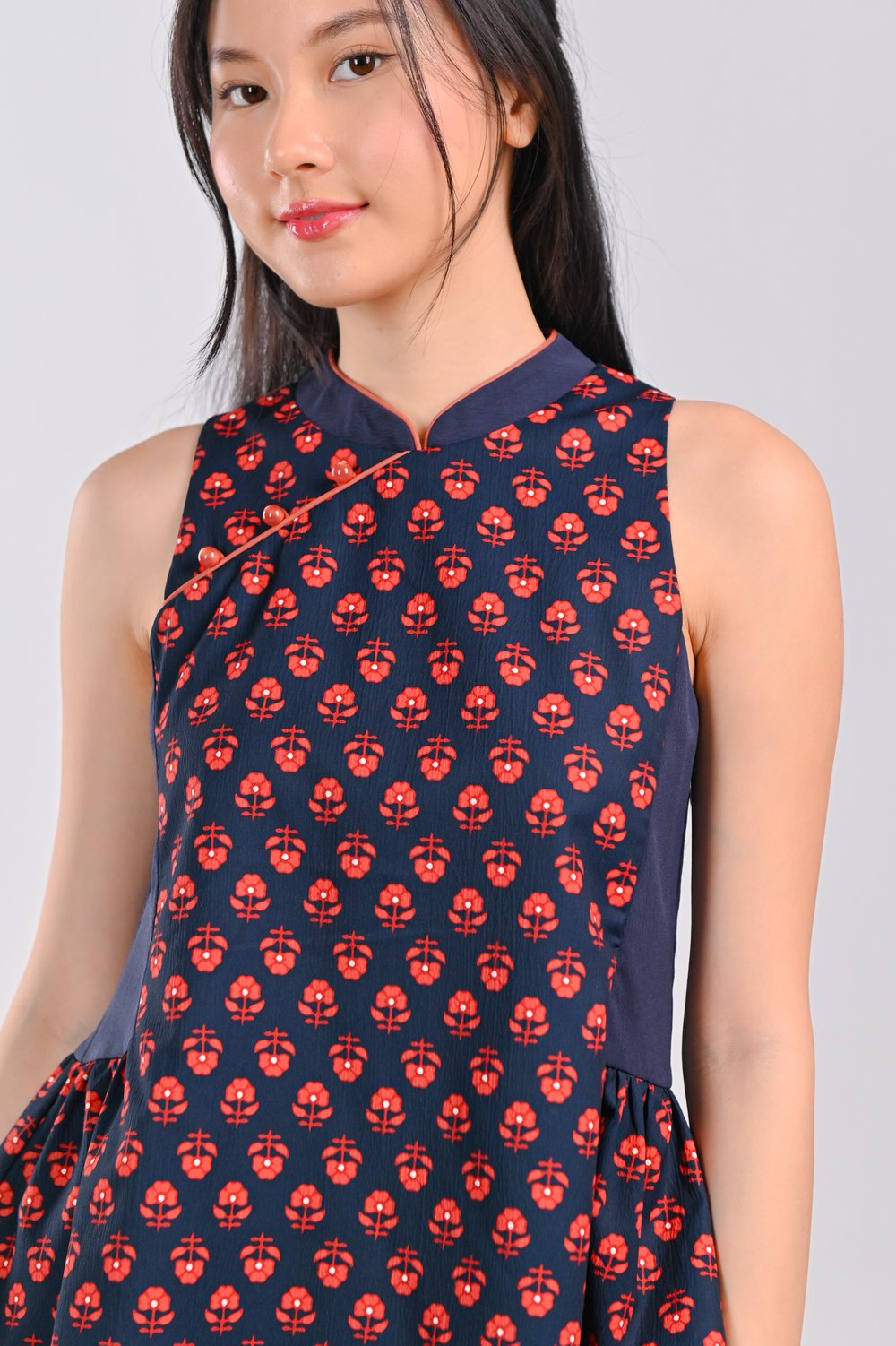 LIN NAVY FLOWERS SLEEVELESS CHEONGSAM TOP LIN NAVY FLOWERS SLEEVELESS CHEONGSAM TOP