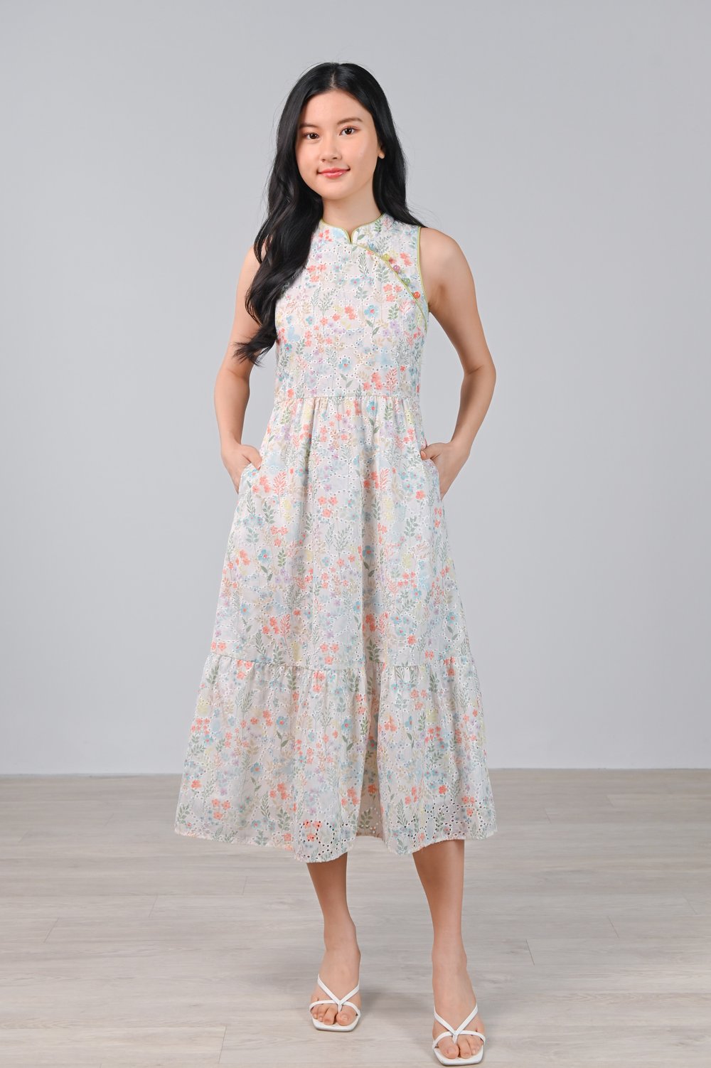 YANYAN SPRING FLORAL SLEEVELESS CHEONGSAM