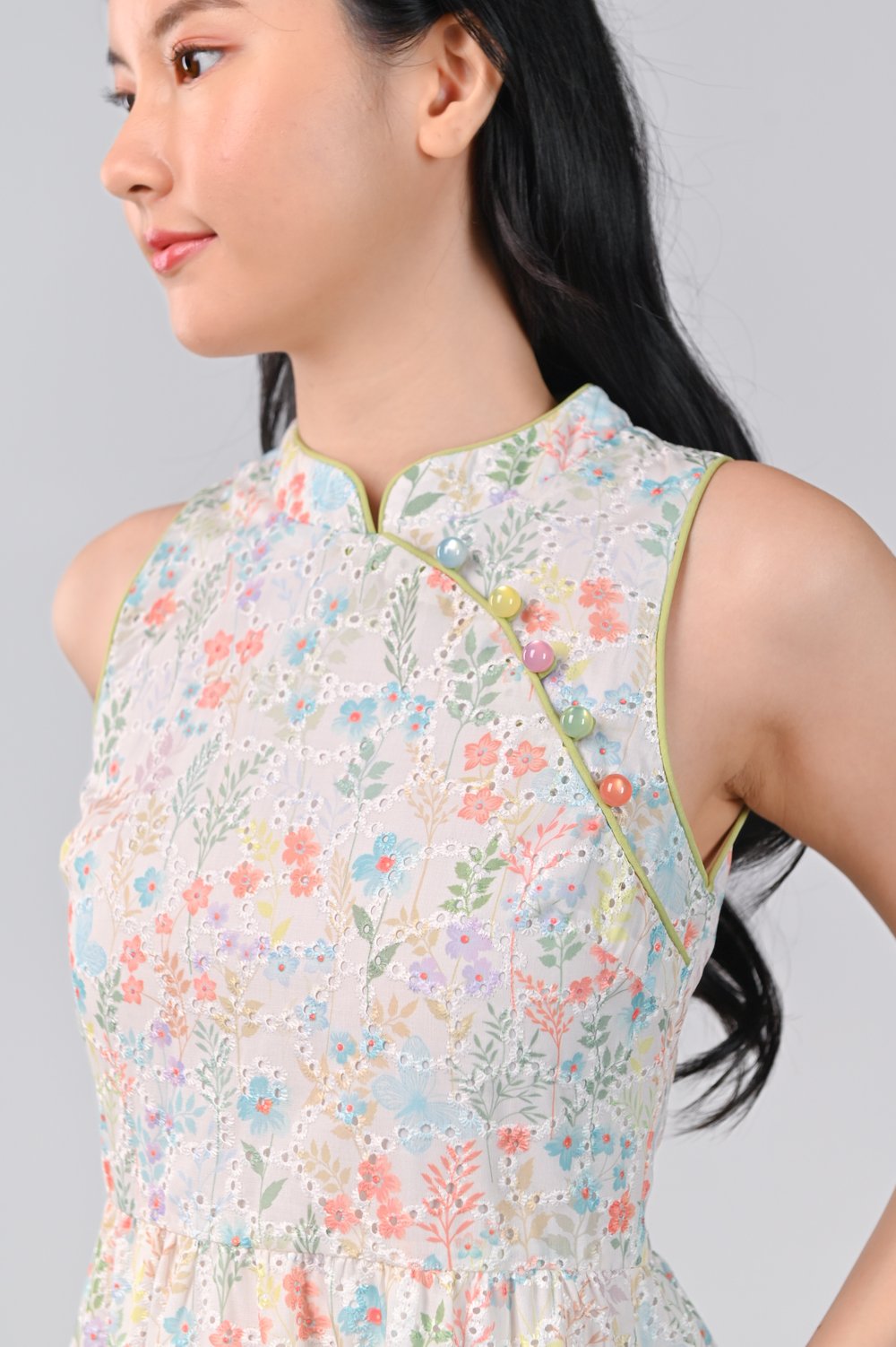 YANYAN SPRING FLORAL SLEEVELESS CHEONGSAM