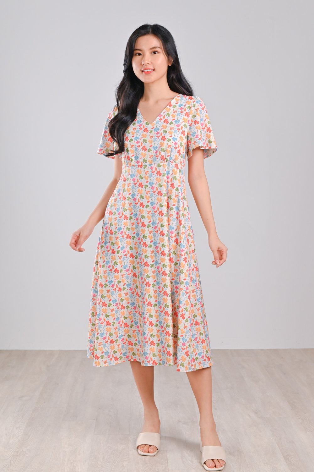 ATHOL LEAVES SLEEVED V-NECK MIDI DRESS ATHOL LEAVES SLEEVED V-NECK MIDI DRESS