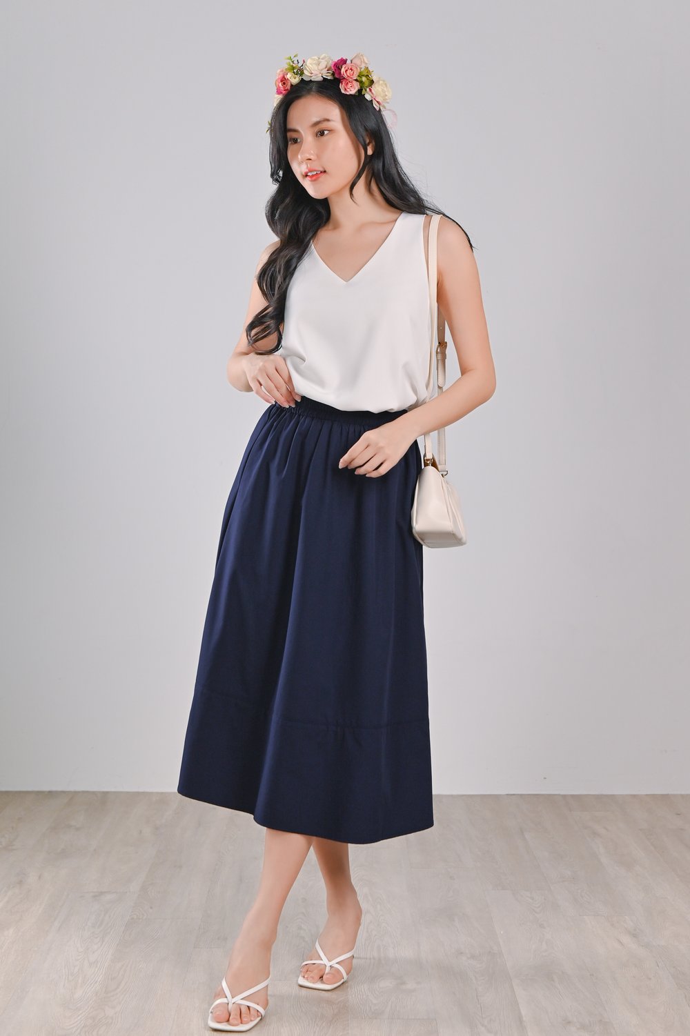 SAMANTHA ELASTIC-WAIST MIDI SKIRT IN NAVY