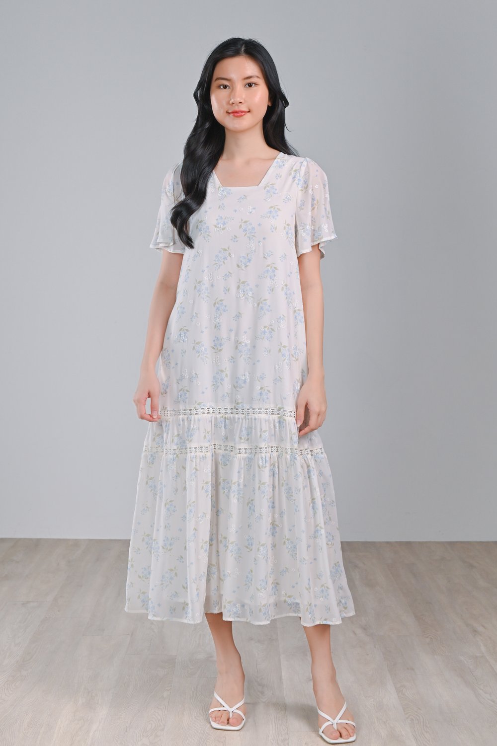HLIN BLUE FLORAL VALLEY-NECK SLEEVED DRESS HLIN BLUE FLORAL VALLEY-NECK SLEEVED DRESS