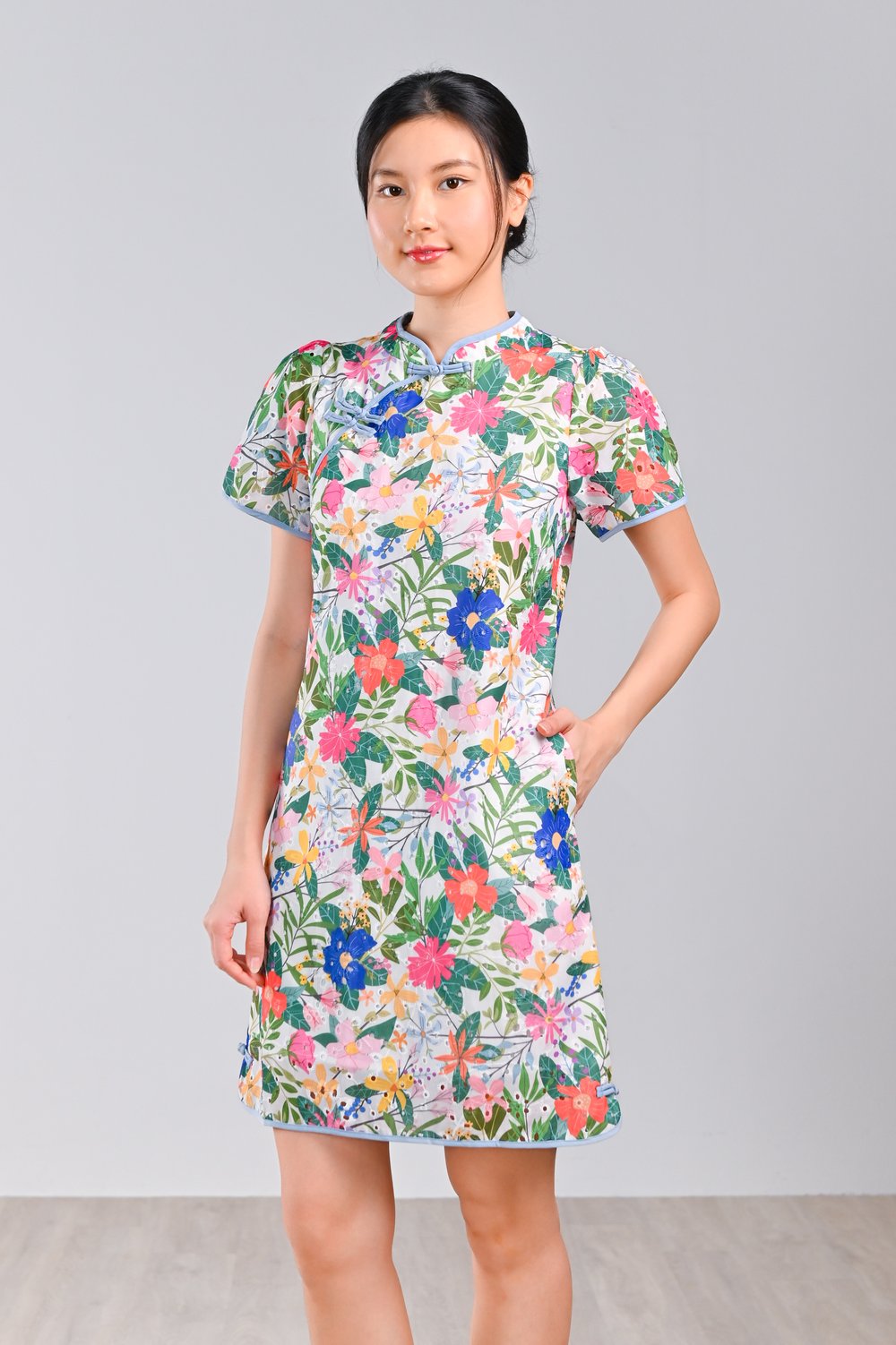 AMMIE EYELET FLORAL SLEEVED CHEONGSAM AMMIE EYELET FLORAL SLEEVED CHEONGSAM