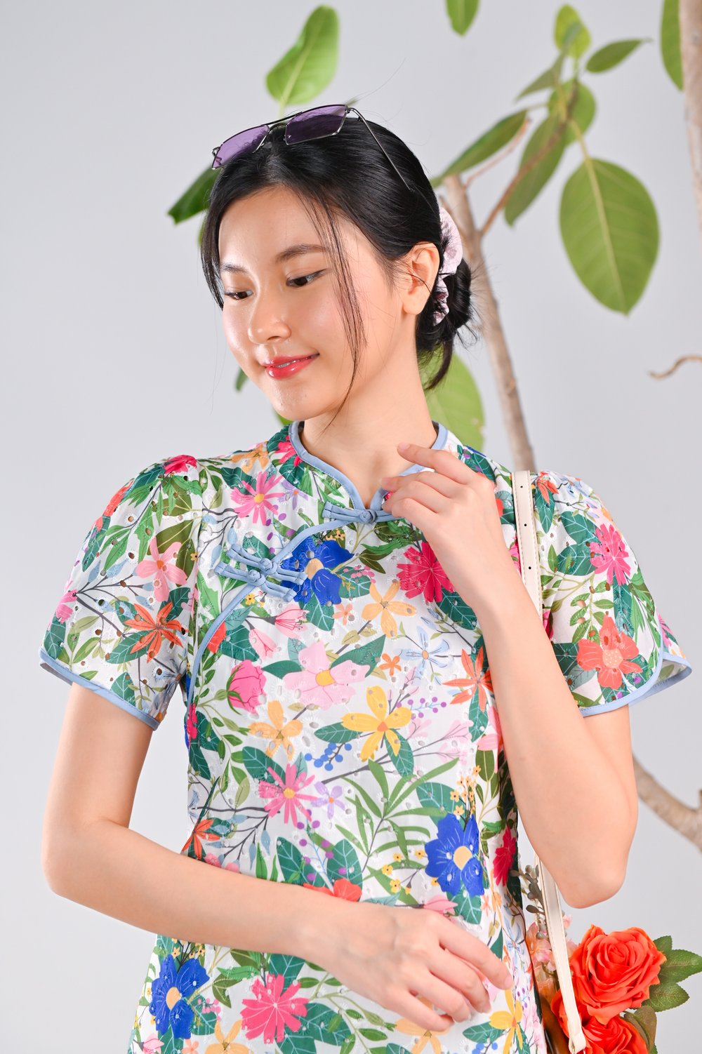 AMMIE EYELET FLORAL SLEEVED CHEONGSAM AMMIE EYELET FLORAL SLEEVED CHEONGSAM