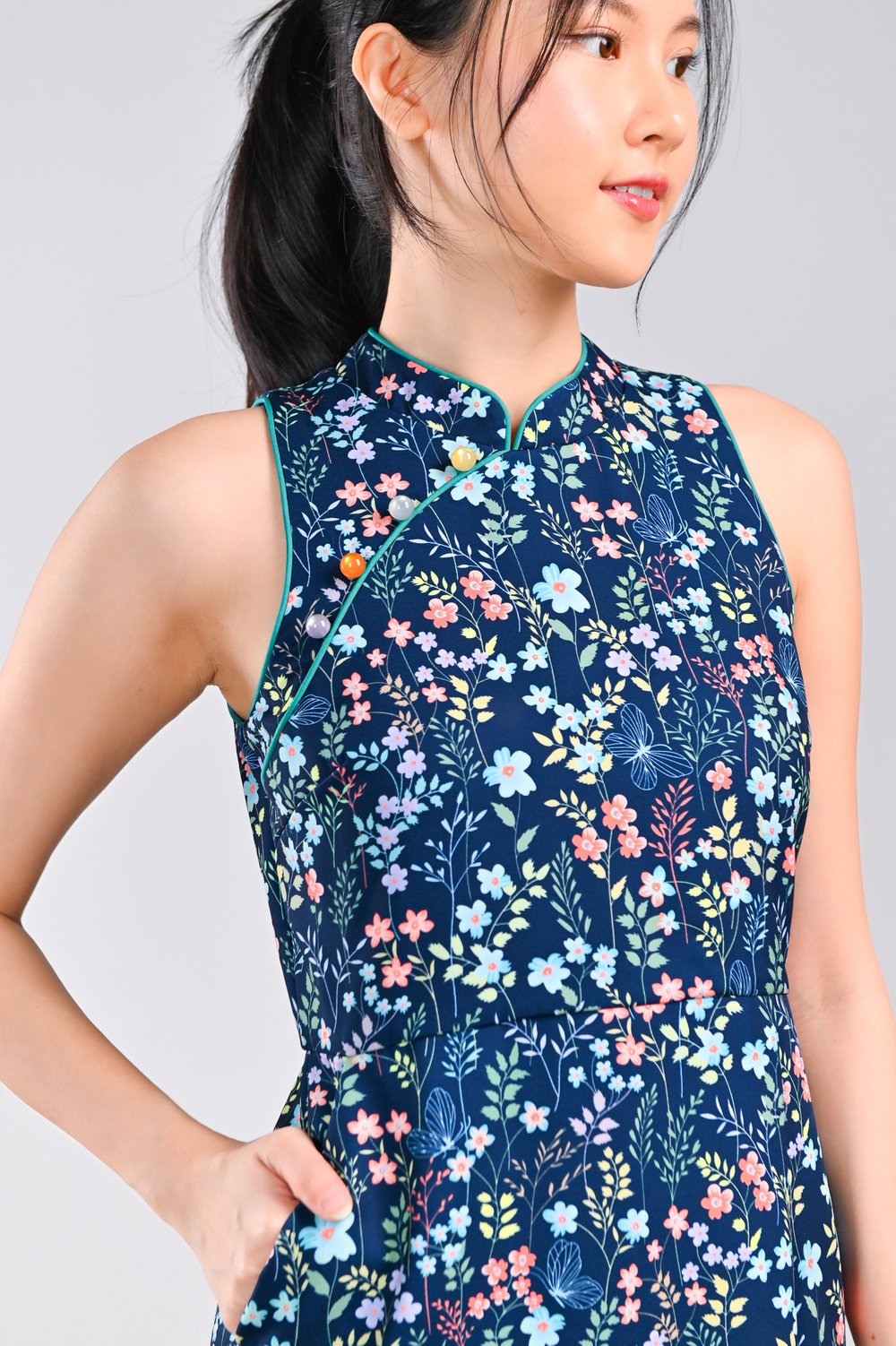 LARETTE NAVY VIBRANT FLORAL SLEEVELESS CHEONGSAM
