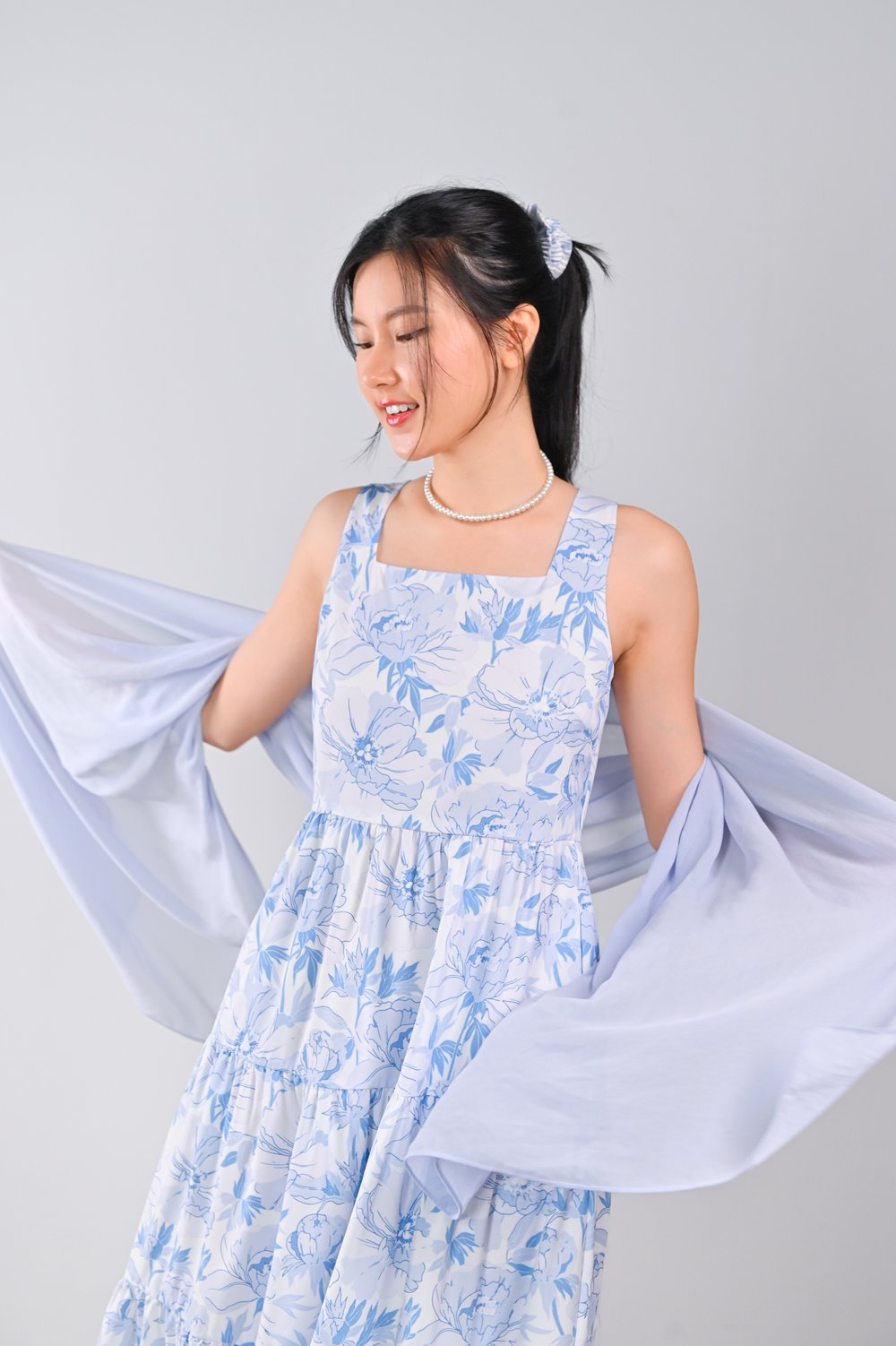 BLUE BOTANICAL SQUARE-NECK TIERED DRESS BLUE BOTANICAL SQUARE-NECK TIERED DRESS