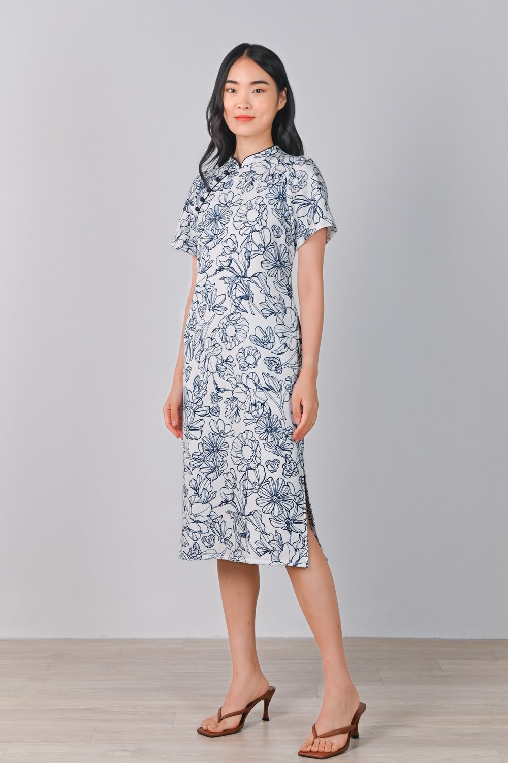 NAVY SKETCHED FLORALS PENCIL CHEONGSAM