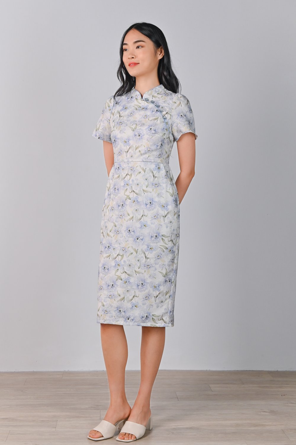 YINUO EMBOSSED CHEONGSAM IN BLUE YINUO EMBOSSED CHEONGSAM IN BLUE