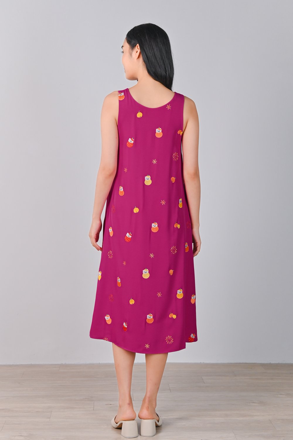 MAGENTA FORTUNE CAT EMB. TWO-WAY MIDI DRESS MAGENTA FORTUNE CAT EMB. TWO-WAY MIDI DRESS
