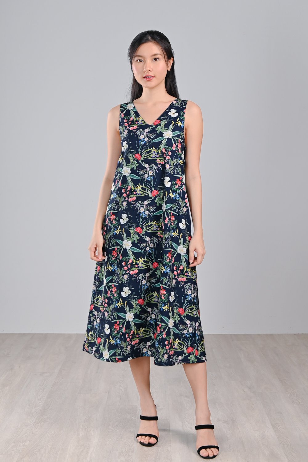 NAVY LUSH FLORALS TWO-WAY MIDI DRESS NAVY LUSH FLORALS TWO-WAY MIDI DRESS