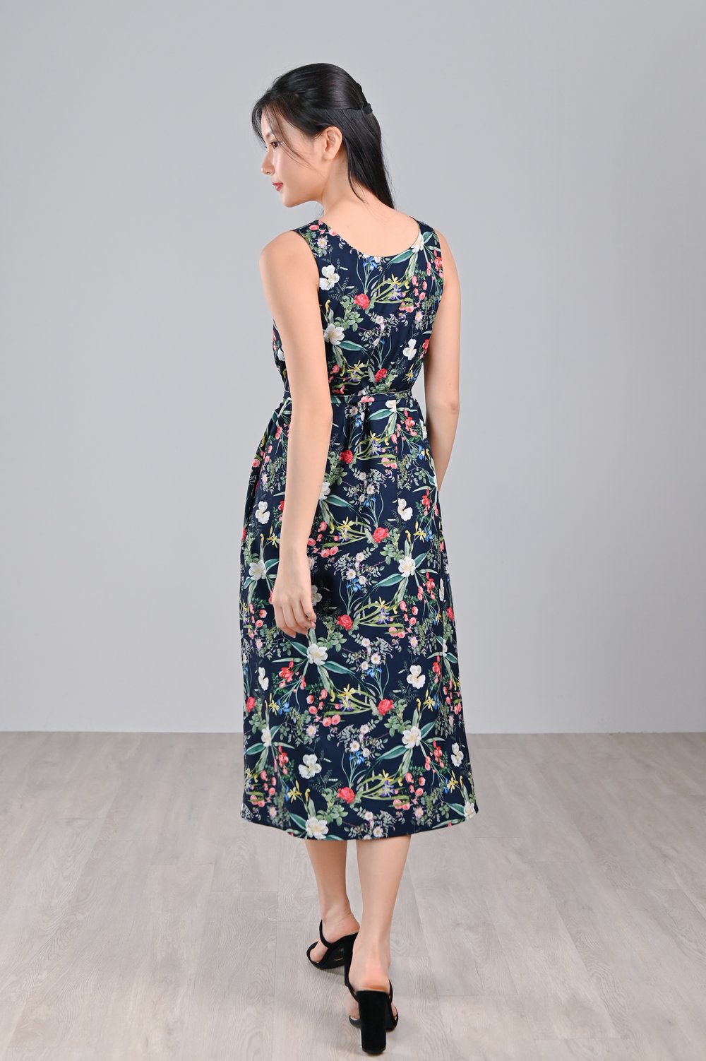 NAVY LUSH FLORALS TWO-WAY MIDI DRESS NAVY LUSH FLORALS TWO-WAY MIDI DRESS