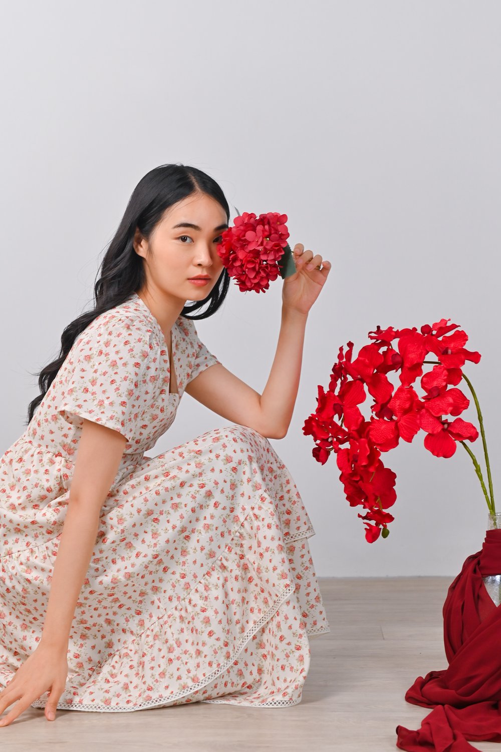AILEEN RED ROSES SLEEVED TIERED MIDAXI AILEEN RED ROSES SLEEVED TIERED MIDAXI