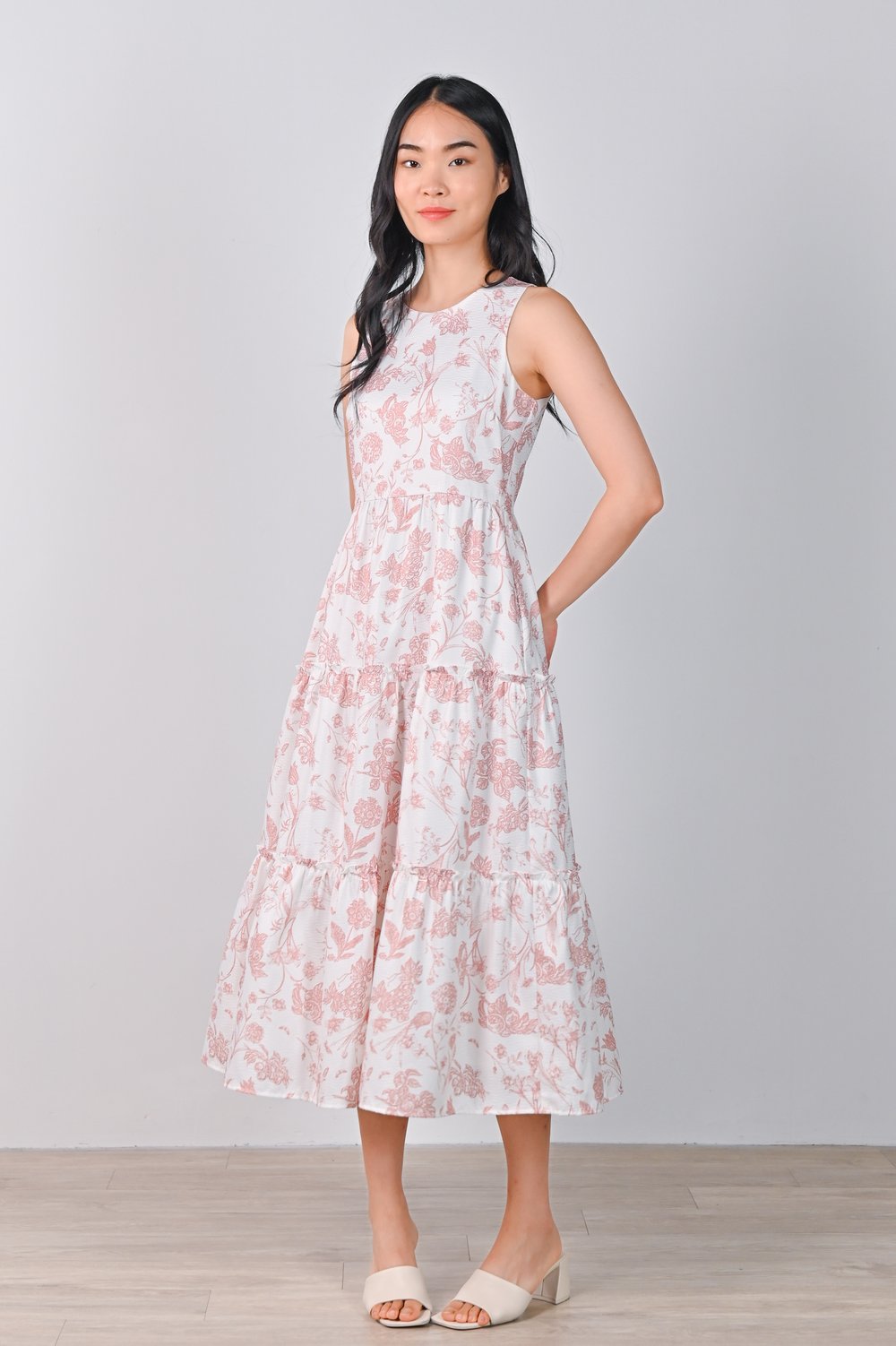 BREXIE SLEEVELESS TIERED MIDAXI DRESS IN PINK BREXIE SLEEVELESS TIERED MIDAXI DRESS IN PINK