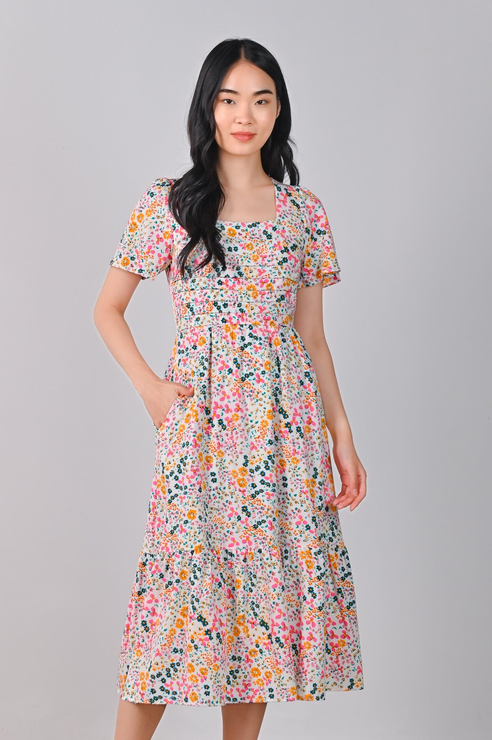 AUBREY VIBRANT FLORAL PLEAT-DETAIL DRESS AUBREY VIBRANT FLORAL PLEAT-DETAIL DRESS