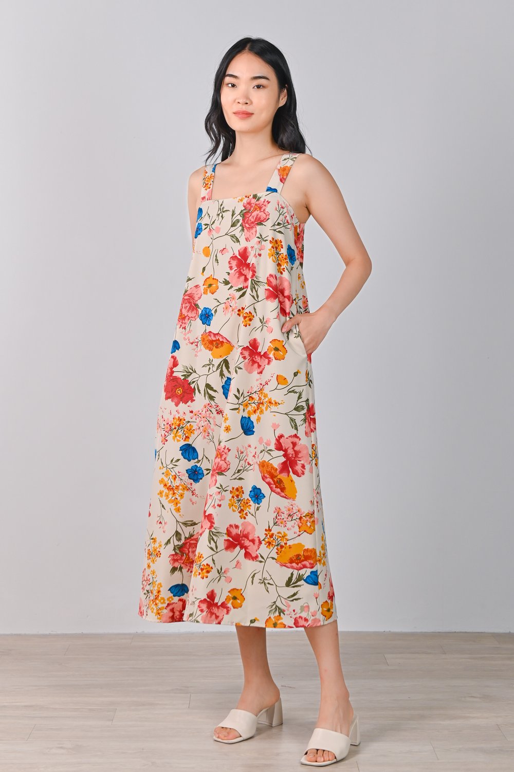 FREESIA THICK-STRAP MIDAXI IN CREAM FLORAL FREESIA THICK-STRAP MIDAXI IN CREAM FLORAL