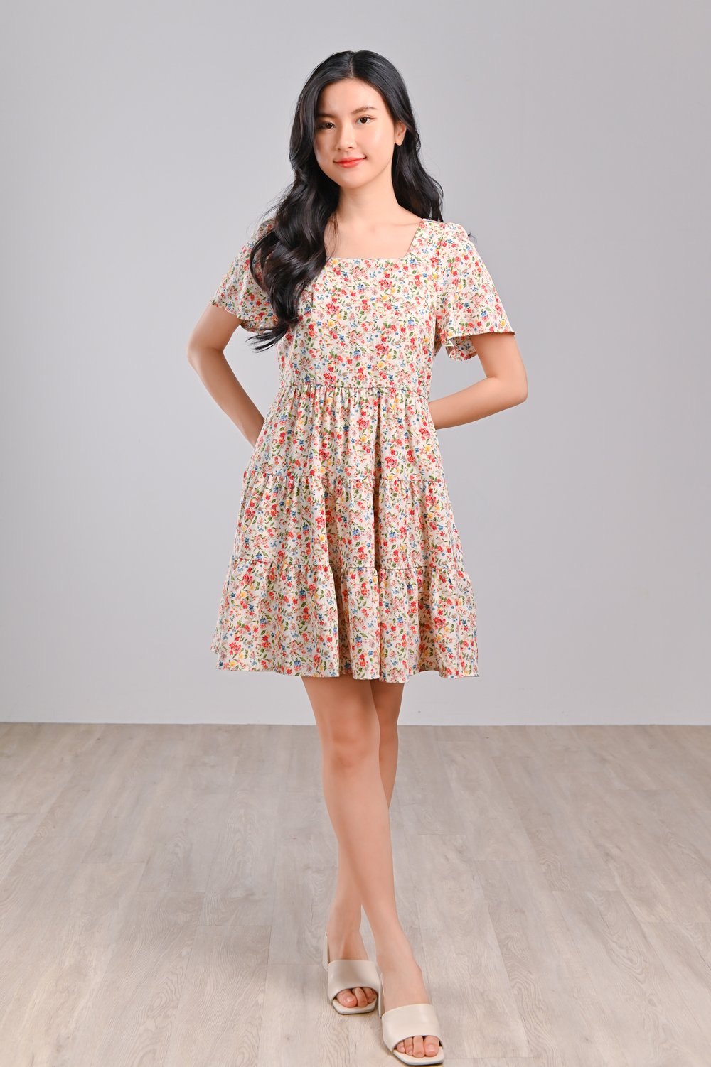 AURELIA FLORAL SQUARE-NECK BABYDOLL DRESS AURELIA FLORAL SQUARE-NECK BABYDOLL DRESS