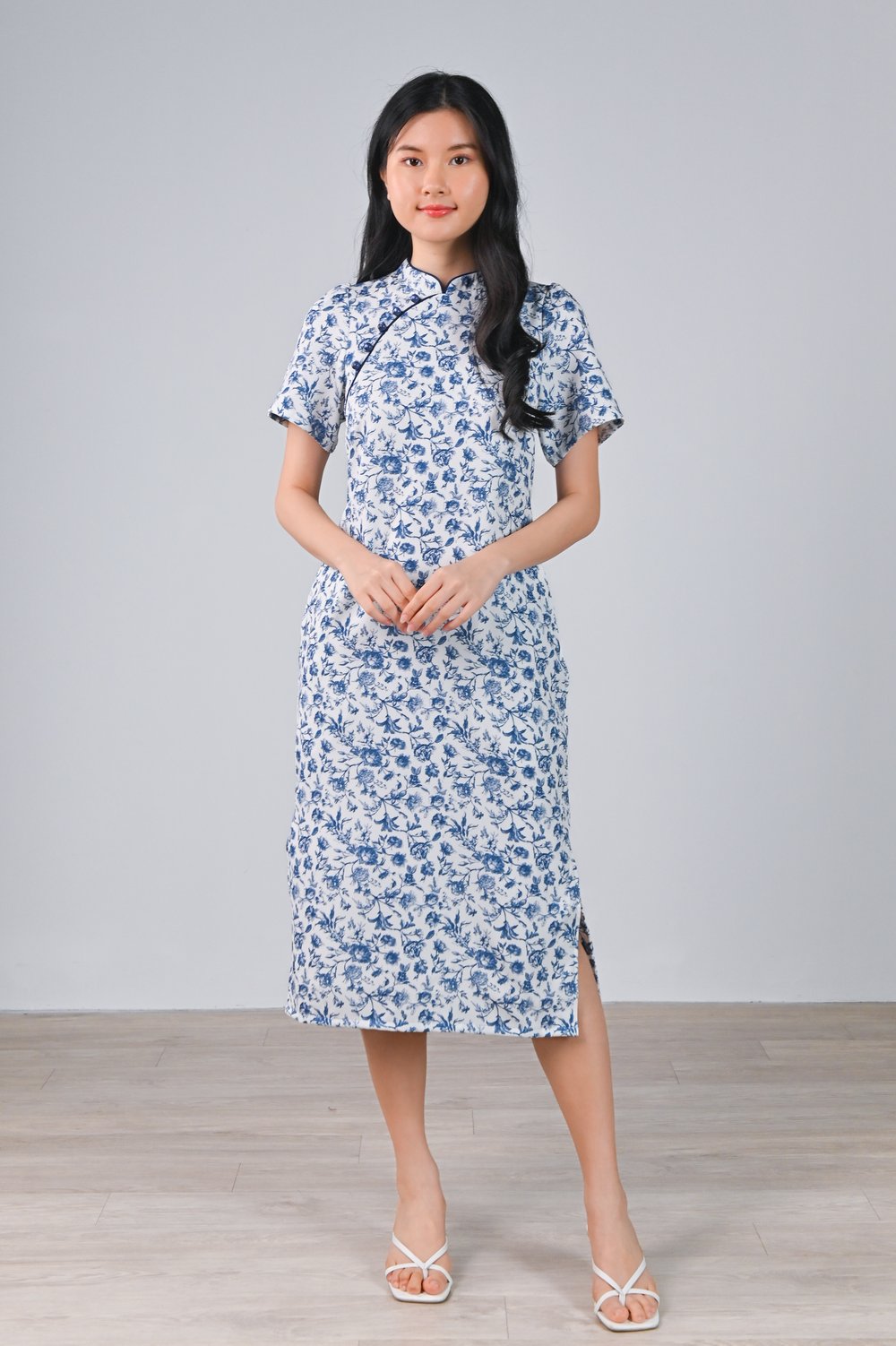 YOYO SLEEVED CHEONGSAM IN ANTIQUE TOILE