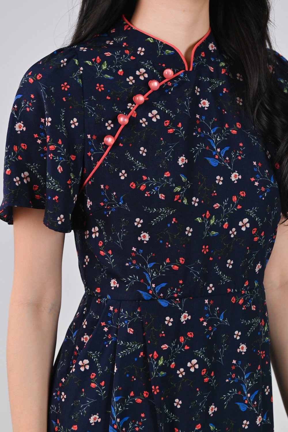 LEYI FLORAL SLEEVED CHEONGSAM IN NAVY