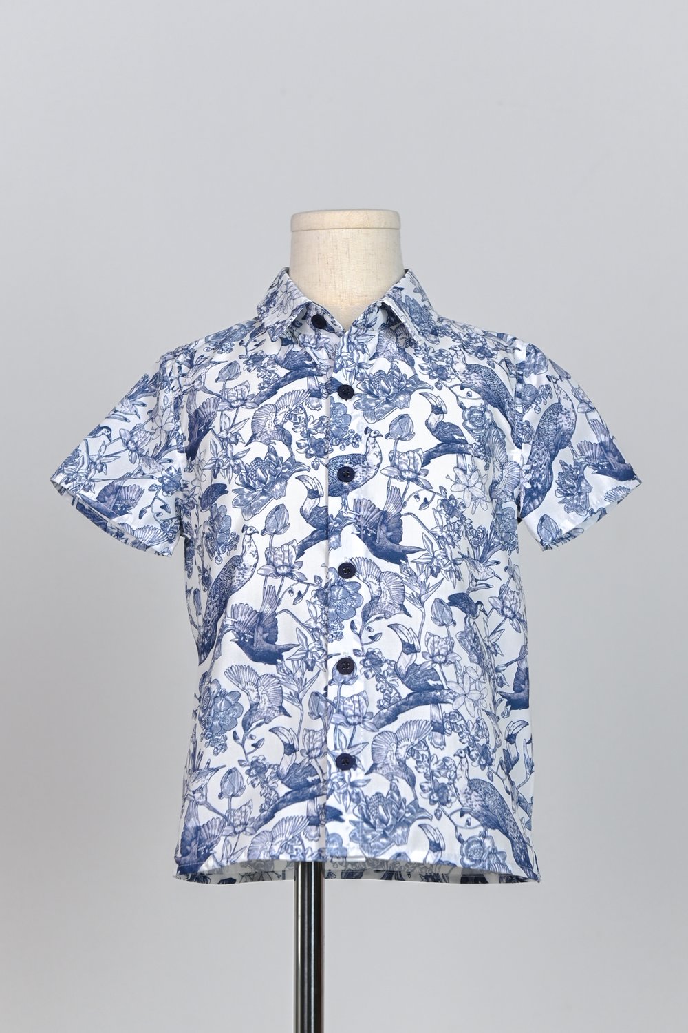 NAVY FEATHERED TALES KIDS’ SHIRT NAVY FEATHERED TALES KIDS’ SHIRT