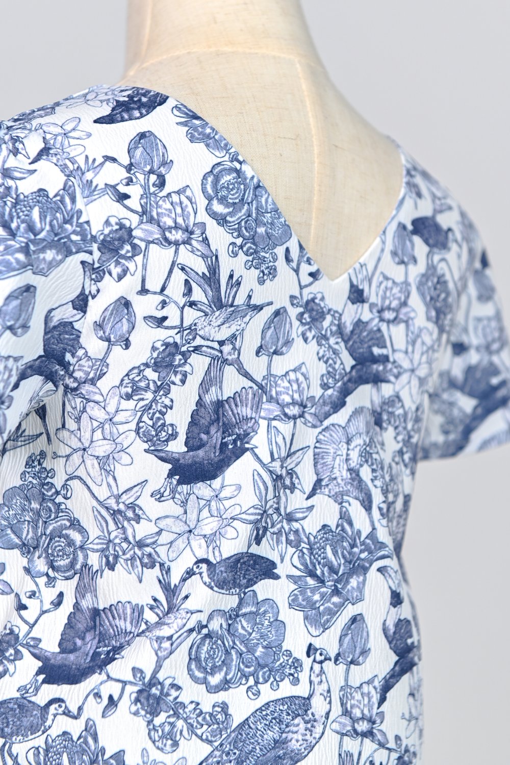 NAVY FEATHERED TALES KIDS’ DRESS NAVY FEATHERED TALES KIDS’ DRESS