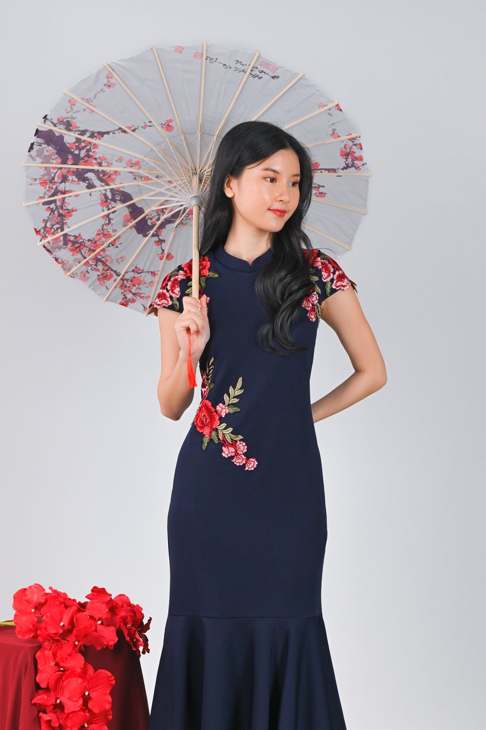 XIXI NAVY LACE APPLIQUE CHEONGSAM