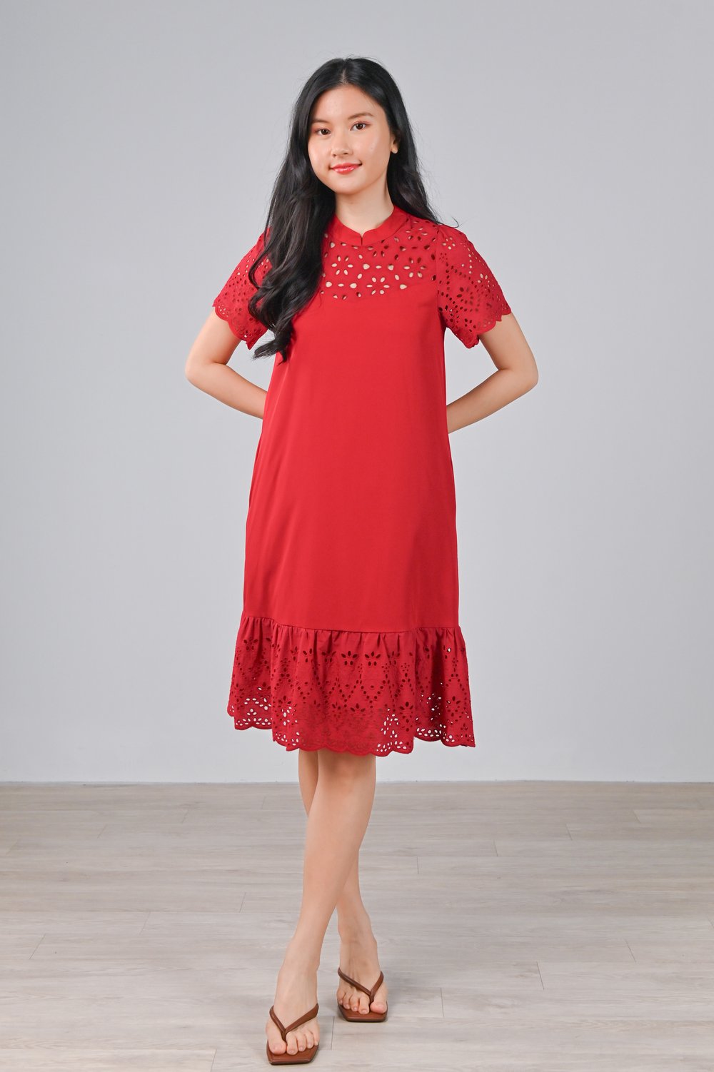 YINGQI EYELET-INSERT DROPWAIST CHEONGSAM IN RED