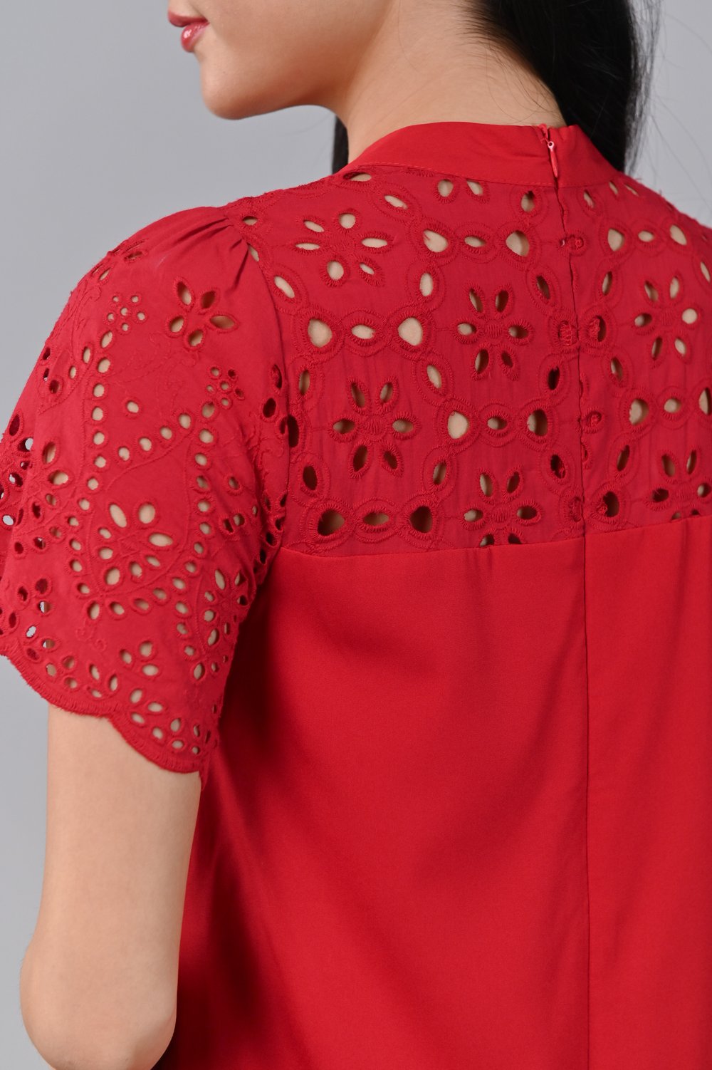 YINGQI EYELET-INSERT DROPWAIST CHEONGSAM IN RED