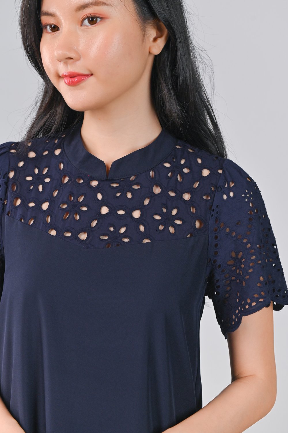 YINGQI EYELET-INSERT DROPWAIST CHEONGSAM IN NAVY