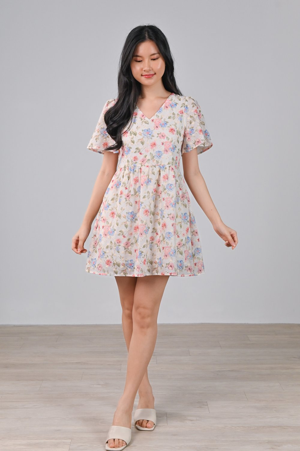 SPRING STITCH V-NECK DRESS-ROMPER SPRING STITCH V-NECK DRESS-ROMPER