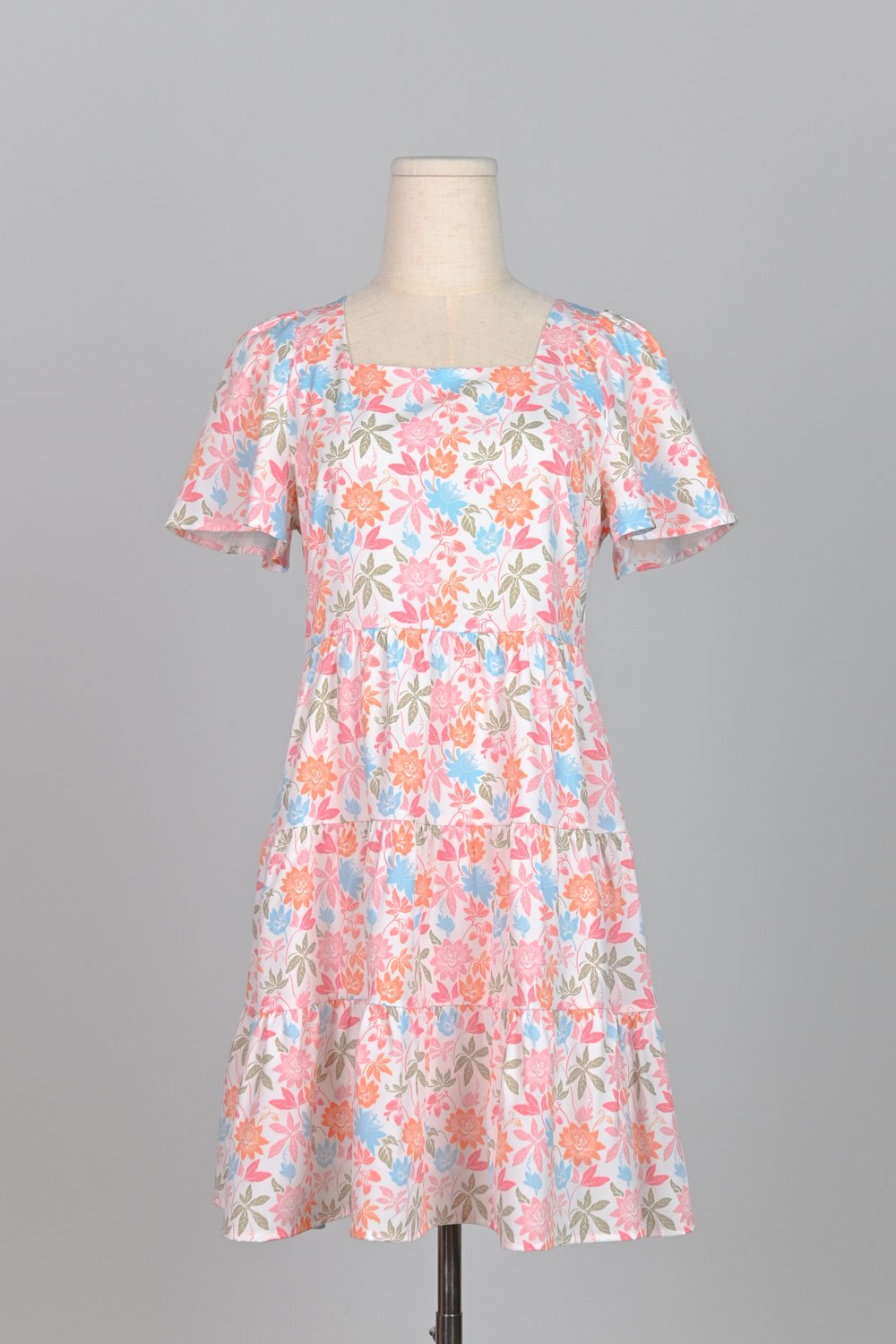 CAMY RAINBOW SQUARE-NECK BABYDOLL DRESS CAMY RAINBOW SQUARE-NECK BABYDOLL DRESS