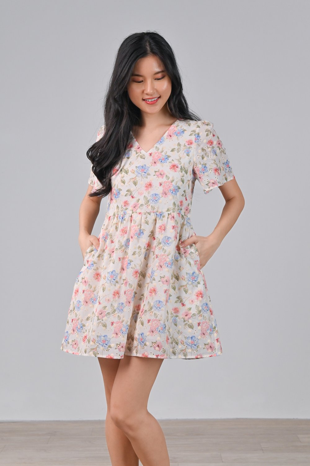 SPRING STITCH V-NECK DRESS-ROMPER SPRING STITCH V-NECK DRESS-ROMPER