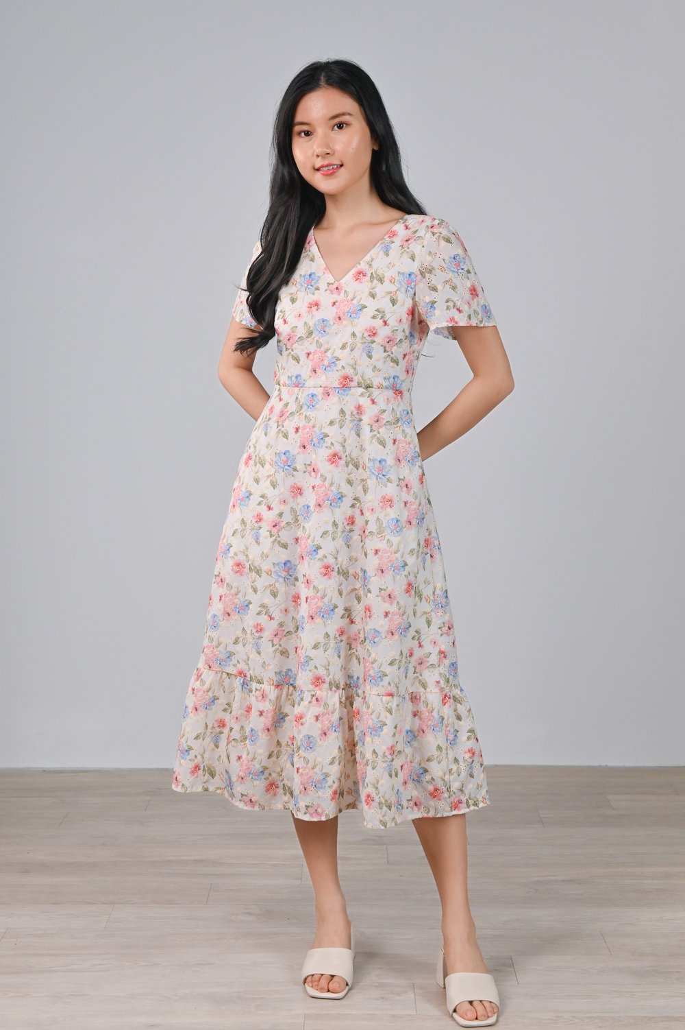 SPRING STITCH V-NECK SLEEVED MIDI DRESS