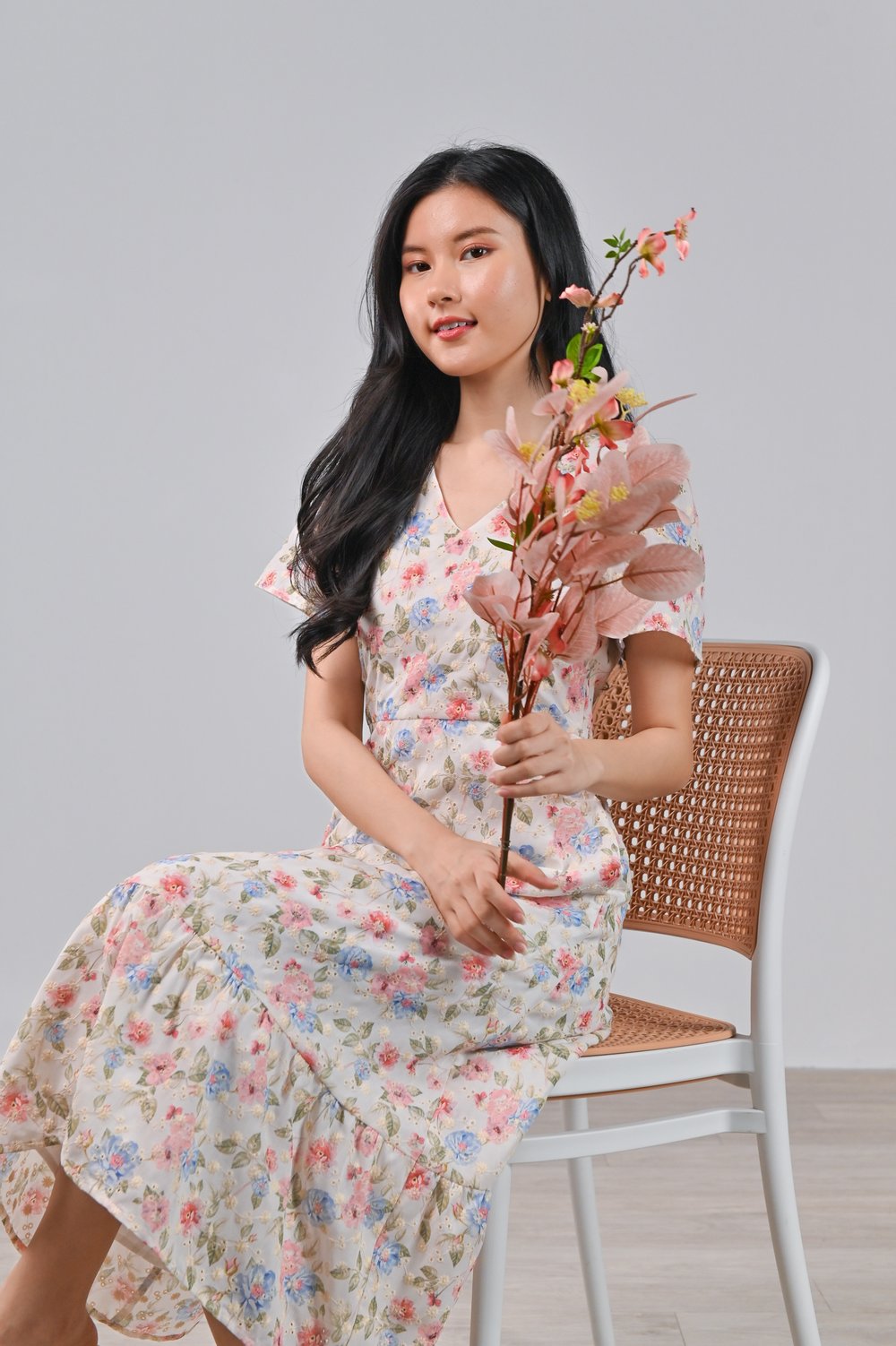 SPRING STITCH V-NECK SLEEVED MIDI DRESS