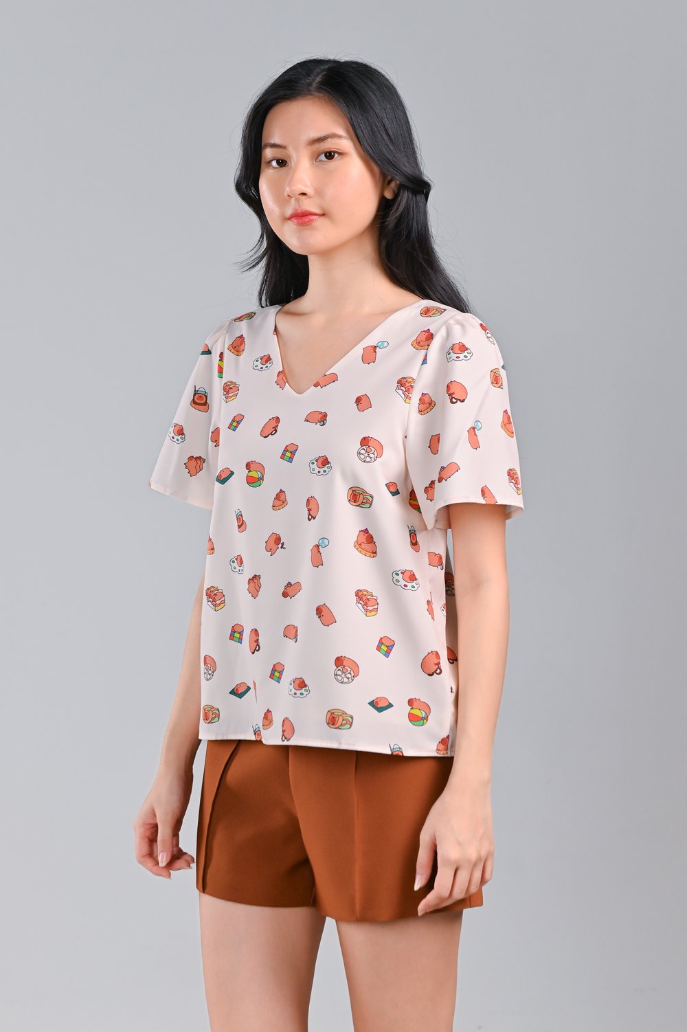 CUTE CAPYBARA SLEEVED TOP