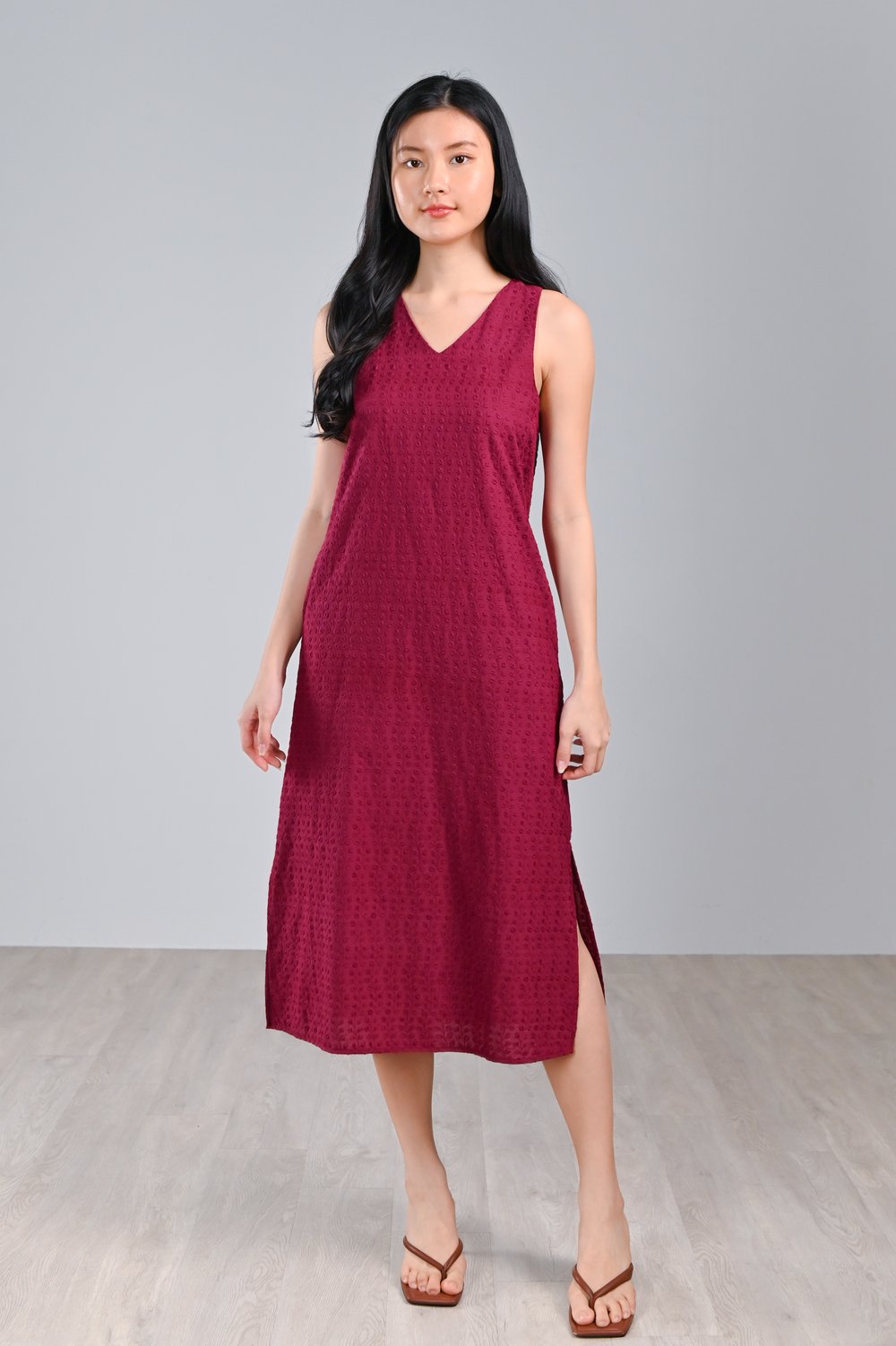 ANEMONE EMB. LEAVES SIDE-SLIT MIDI IN WINE
