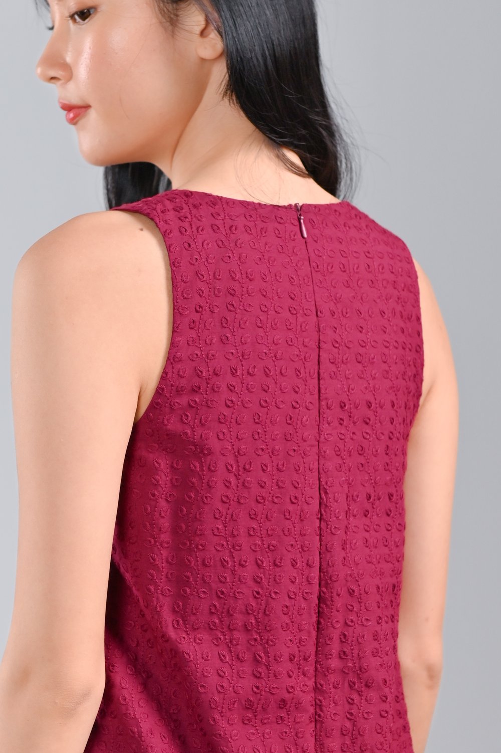 ANEMONE EMB. LEAVES SIDE-SLIT MIDI IN WINE