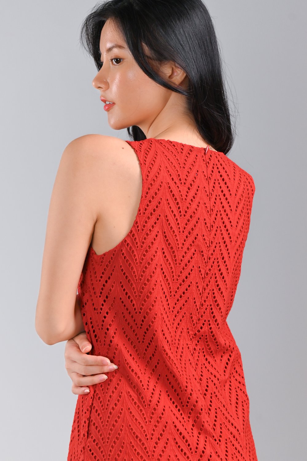 SINING EYELET SIDE-SLIT MIDI DRESS IN ORANGE-RED SINING EYELET SIDE-SLIT MIDI DRESS IN ORANGE-RED