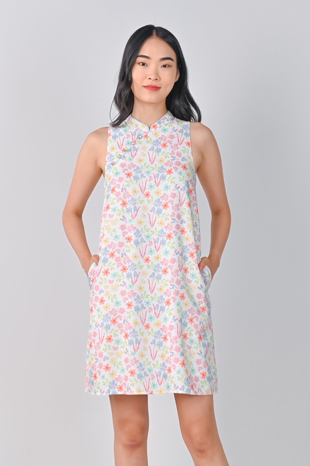 HARU FLORALS SLEEVELESS CHEONGSAM HARU FLORALS SLEEVELESS CHEONGSAM
